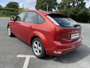 Gallery image of Ford Focus 1.6 Zetec