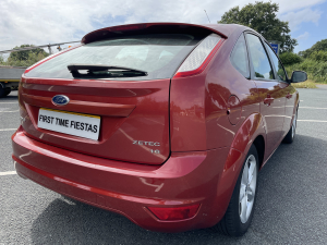 Gallery image of Ford Focus 1.6 Zetec