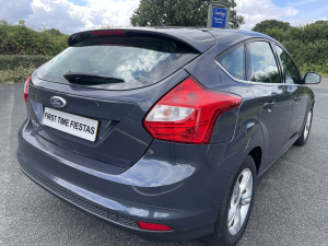 Gallery image of Ford Focus 1.6 Zetec